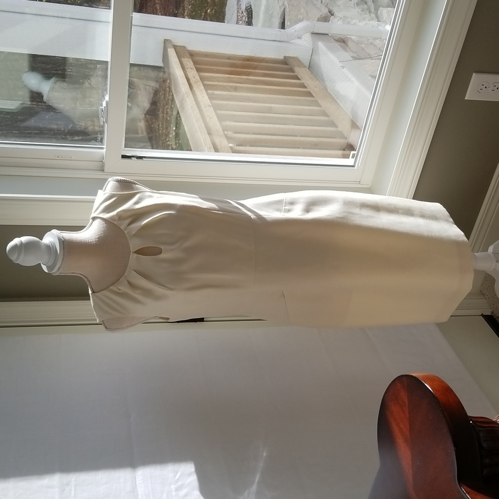 Brooks Brother Size 6 Cream/Off White Silk Dress.